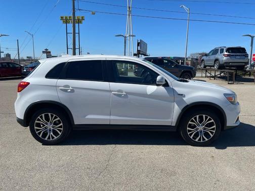 2017 Mitsubishi Outlander Sport LE