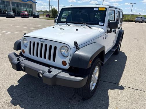 Bright White Clearcoat 2013 Jeep Wrangler Unlimited Sport