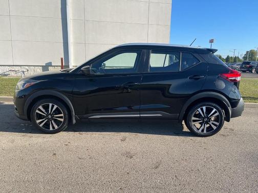 2020 Nissan Kicks SR
