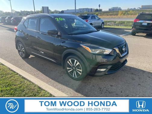 2020 Nissan Kicks SR