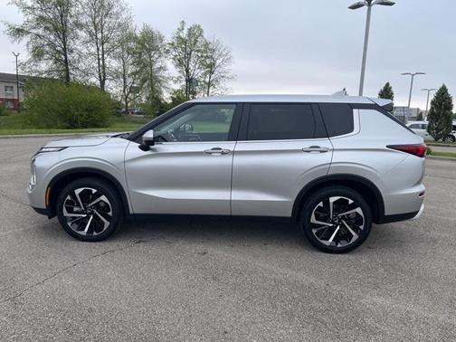 2024 Mitsubishi Outlander SE Black Edition