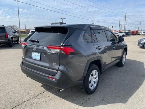 2024 Toyota RAV4 LE