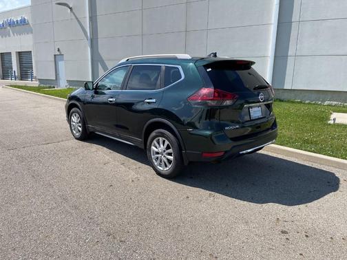 2018 Nissan Rogue SV