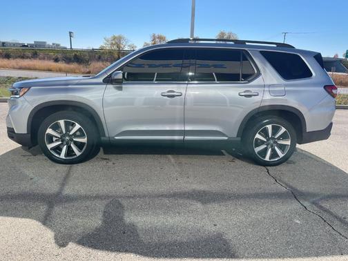 2023 Honda Pilot Touring