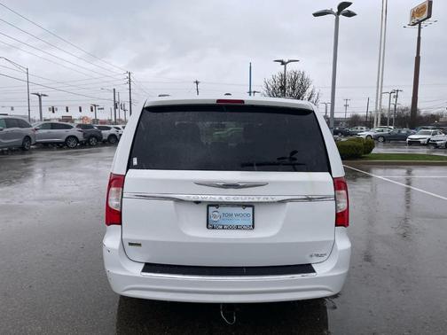 2015 Chrysler Town & Country Touring