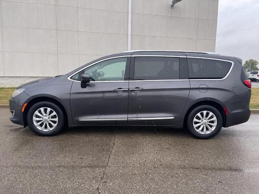 2019 Chrysler Pacifica Touring-L