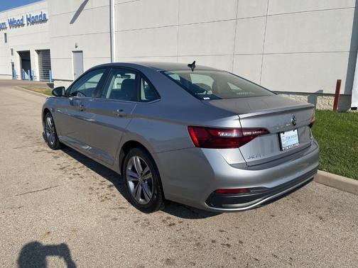 2024 Volkswagen Jetta 1.5T SE