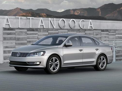 Black 2013 Volkswagen Passat 2.0 TDI SEL Premium