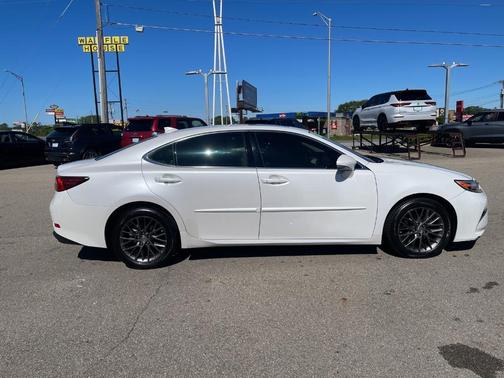 White Pearl 2018 Lexus ES 350 Base