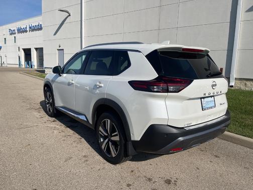 2022 Nissan Rogue SL