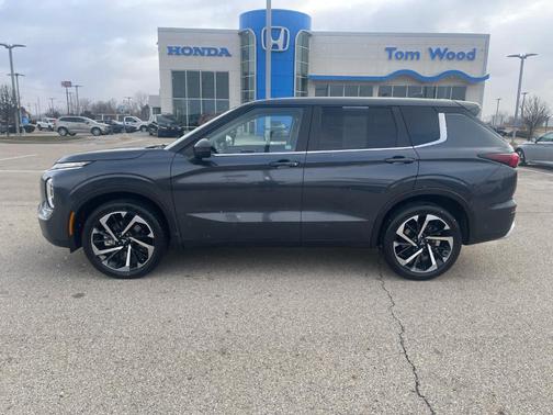 2024 Mitsubishi Outlander SE