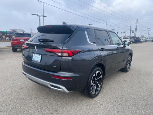 2024 Mitsubishi Outlander SE