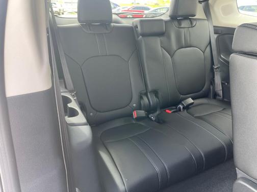 Radiant Red Metallic II 2026 Honda Pilot Touring