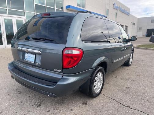 2006 Chrysler Town & Country Touring