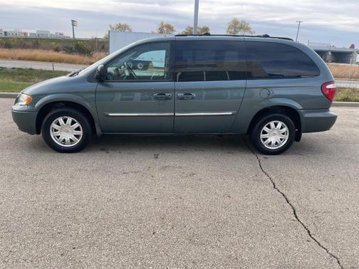 2006 Chrysler Town & Country Touring
