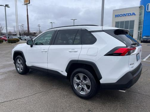 2025 Toyota RAV4 Hybrid LE