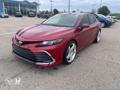 Pearl 2022 Toyota Camry LE