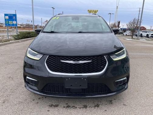 2021 Chrysler Pacifica Touring-L