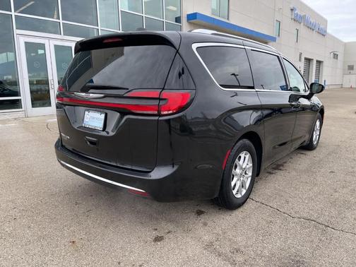 2021 Chrysler Pacifica Touring-L