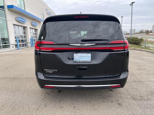 2021 Chrysler Pacifica Touring-L