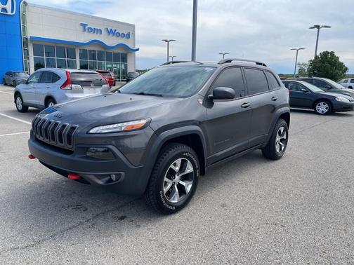 Granite Crystal Clearcoat Metallic 2017 Jeep Cherokee Trailhawk