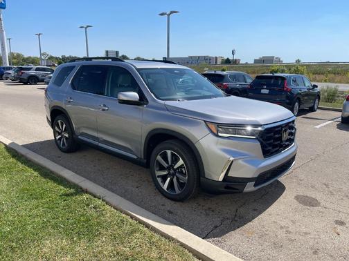 2025 Honda Pilot Touring