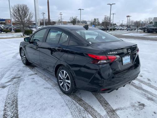 2023 Nissan Versa 1.6 SV