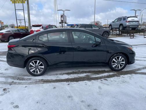 2023 Nissan Versa 1.6 SV