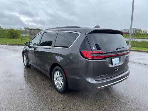 2022 Chrysler Pacifica Touring-L