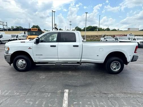 2024 RAM 3500 Big Horn Crew Cab 4x4 8' Box