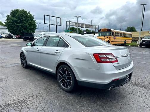 2018 Ford Taurus SEL