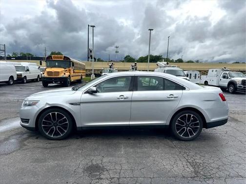 2018 Ford Taurus SEL