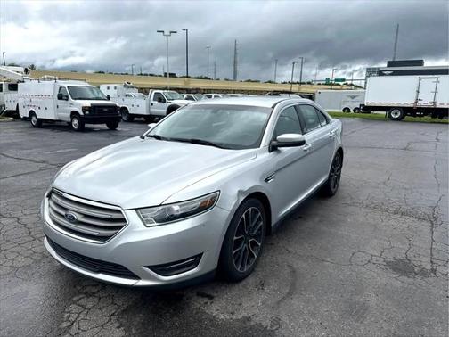 2018 Ford Taurus SEL