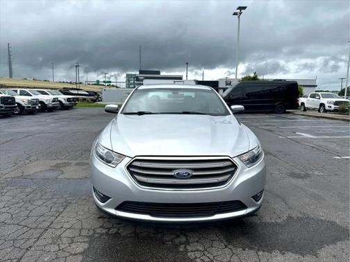 2018 Ford Taurus SEL