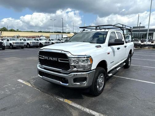 2022 RAM 2500 Tradesman Crew Cab 4x4 6'4' Box