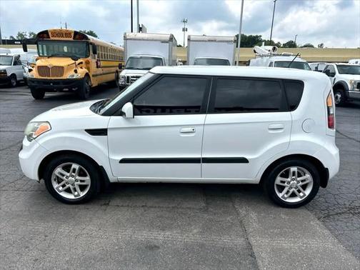 2010 Kia Soul +