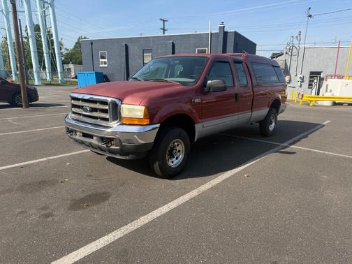 Red 2001 Ford F-250 XLT Super Duty