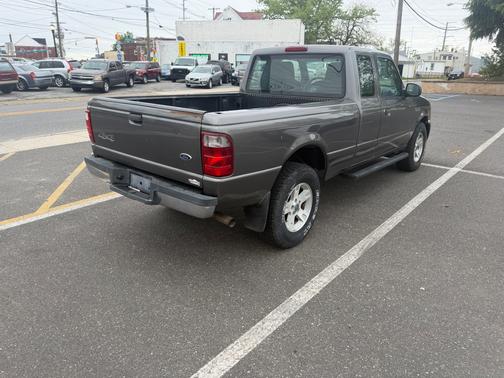 Gray 2005 Ford Ranger