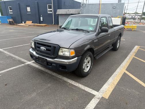 Gray 2005 Ford Ranger