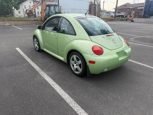 green 2003 Volkswagen New Beetle GL 1.8T
