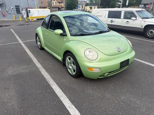 green 2003 Volkswagen New Beetle GL 1.8T