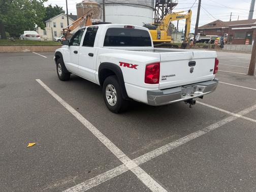 White 2006 Dodge Dakota