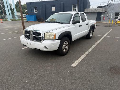 White 2006 Dodge Dakota