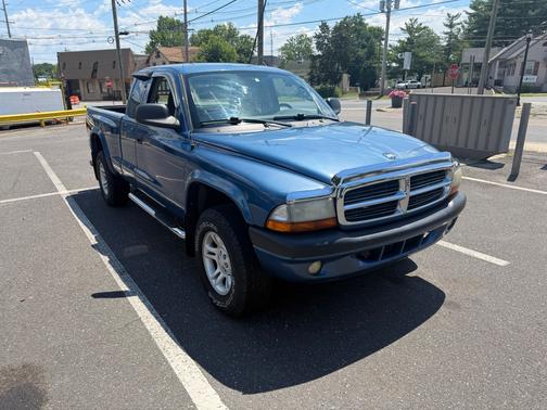 blue 2004 Dodge Dakota Club Cab