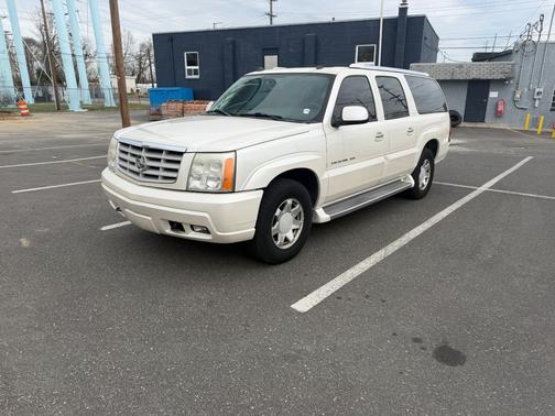 2005 Cadillac Escalade ESV Base
