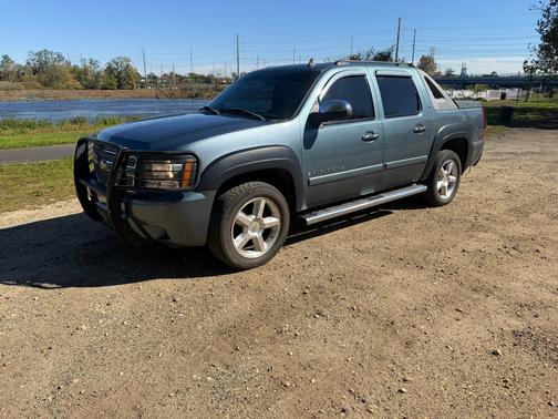 Black 2008 Chevrolet Avalanche 1500 LTZ
