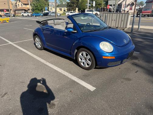 Blue 2007 Volkswagen New Beetle 2.5