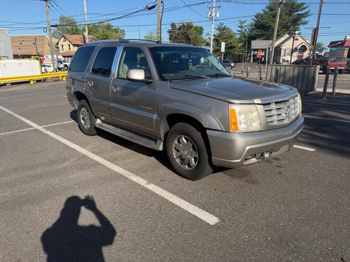 Tan 2003 Cadillac Escalade Base