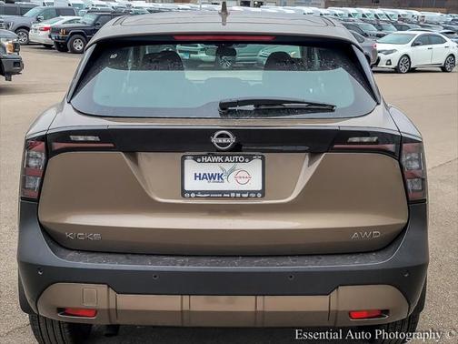 2025 Nissan Kicks S