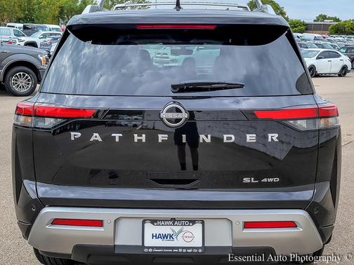 2025 Nissan Pathfinder SL 4WD